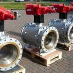 Large low pressure valves with double acting actuators