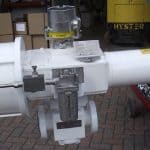 Spring return pneumatic actuator on pressure balanced plug valve